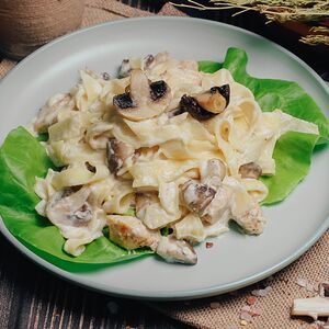 Паста Феттуччине с курицей и грибами