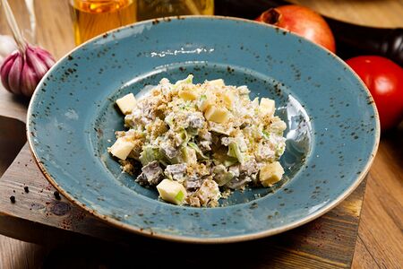 Салат из языка теленка