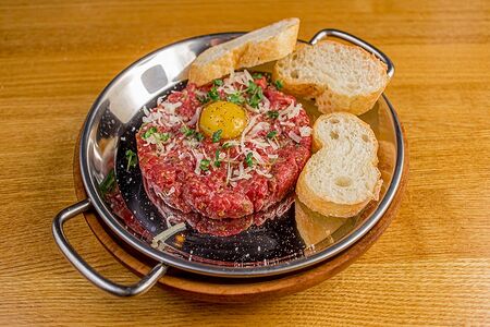 Классический тартар из мраморной говядины