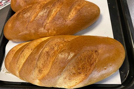 Батон фирменный нарезной, собственного приготовления