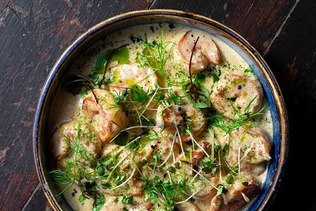 Хвостики креветок в сливочном соусе