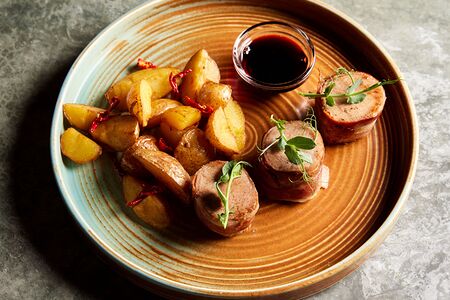 Медальоны из свинины