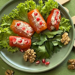 Болгарский перец с орехом