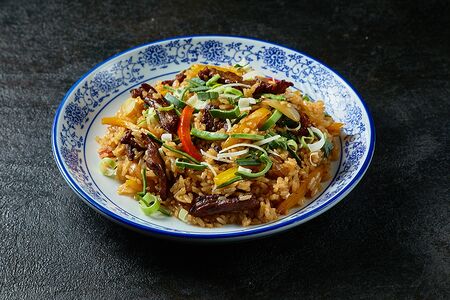 Жареный рис с говядиной