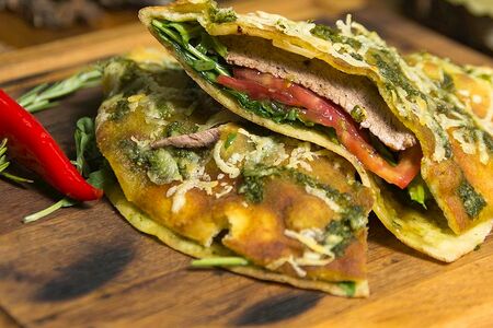 Фокачча с говяжьей вырезкой