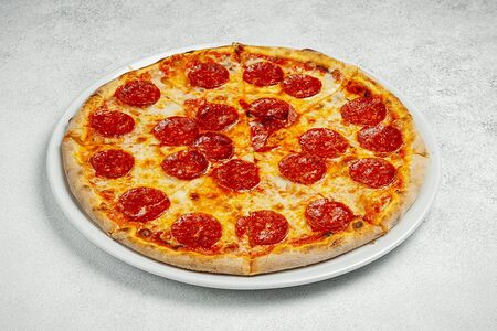 Пицца Салями пикантная