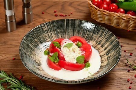 Томаты со страчателлой