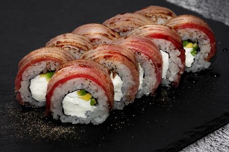 Ролл Опаленная Филадельфия с тунцом