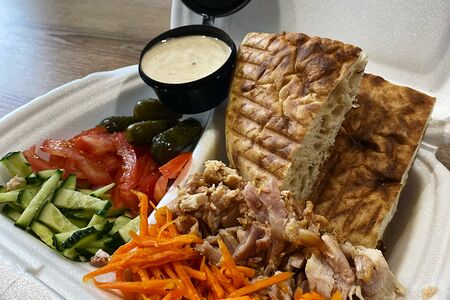 Шаверма на тарелке