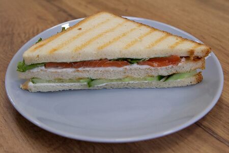 Сэндвич с форелью