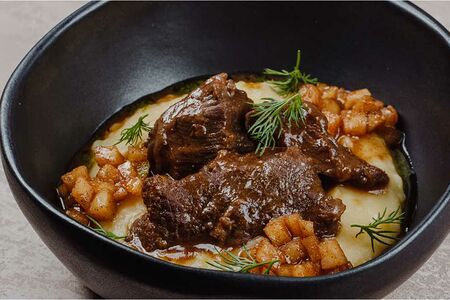 Телячьи щечки с пюре