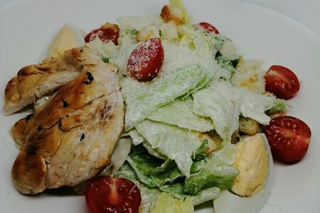 Цезарь с курочкой