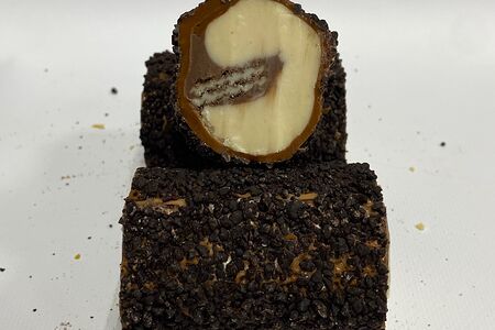 Молочный с вафлей