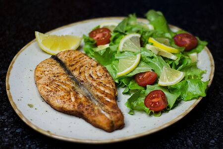 Стейк из лосося