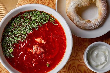 Борщ Полтавский с гусем и мочеными яблоками