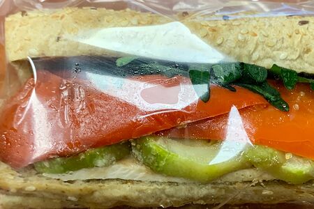 Багет с овощами гриль и курицей терияки