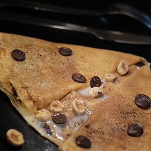 Բլիթ խտացրած կաթով, շոկոլադով և պնդուկով