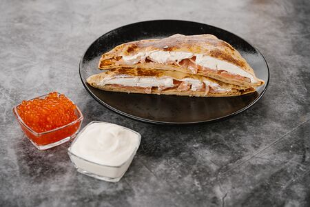 Королевский блин с сёмгой в творожном сыре