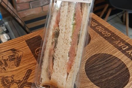 Сэндвич с красной рыбой