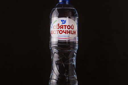 Вода Святой Источник (негазированная)