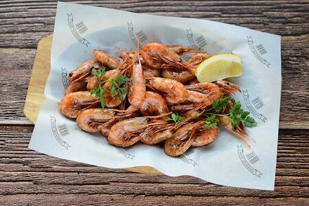 Северные креветки в соусе