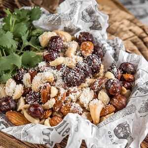 Жареные орехи с пармезаном