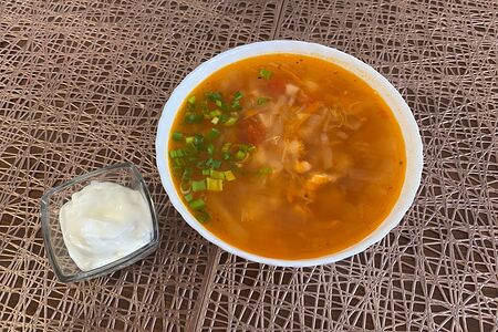 Щи по-домашнему с копченостями