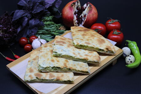 Хачапури со шпинатом и сыром