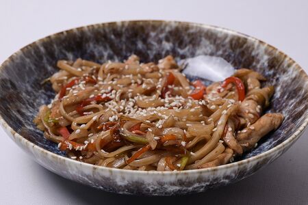 Лапша удон с курицей