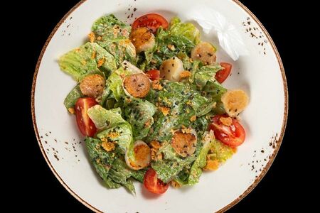 Дальневосточный гребешок с салатом