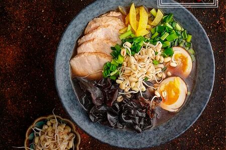 Классический рамен с нежным цыплёнком