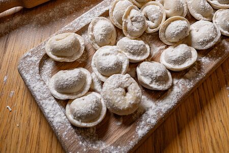 Полуфабрикат вареники с вишней