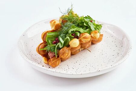 Гонконгская вафля чиз с сочным бифштексом и соусом порто