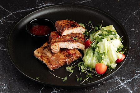 Свиные ребра с соусом BBQ