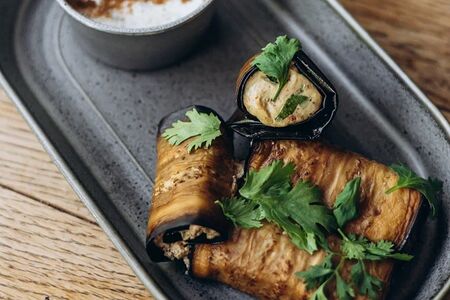 Рулетики из баклажанов