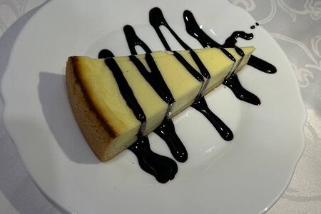 Чизкейк с шоколадным топпингом