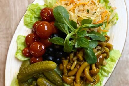 Ассорти из маринадов