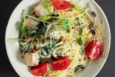 Паста с лососем и шпинатом