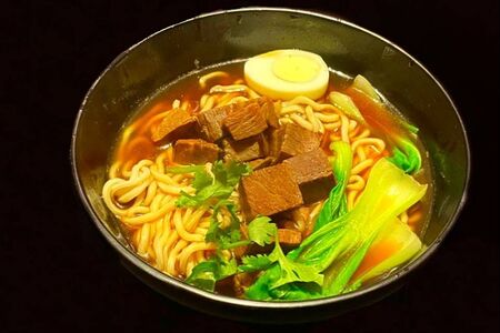 Острая лапша с говядиной