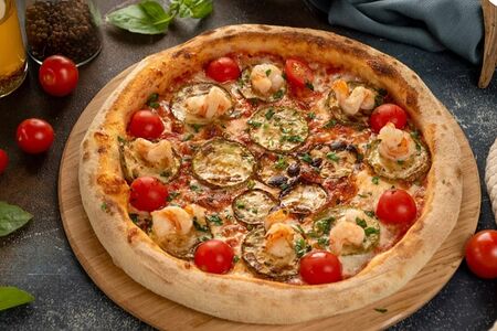 Пицца с креветками