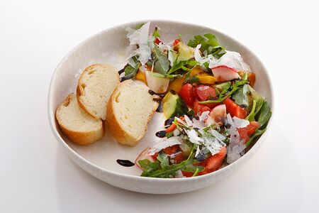 Сезонные овощи с бальзамической заправкой