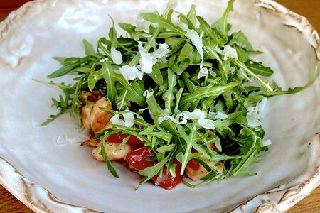 Салат с креветками и авокадо