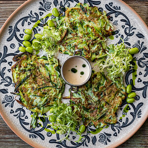 Кабачковые драники с крабовым соусом