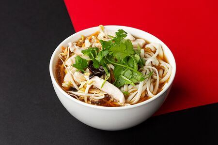 Пряный суп с курицей