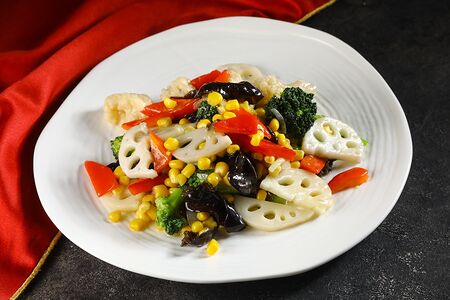 Овощное ассорти в устричном соусе