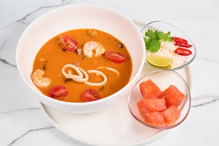 Фирменный Том ям