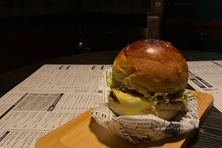 Чизбургер с куриной котлетой