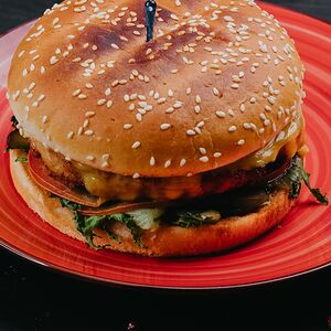 Бургер с мраморной говядиной