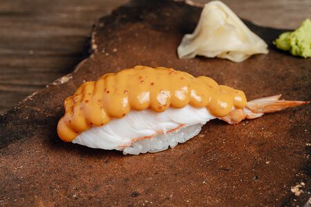 Тигровая креветка с соусом мисо-ментайко