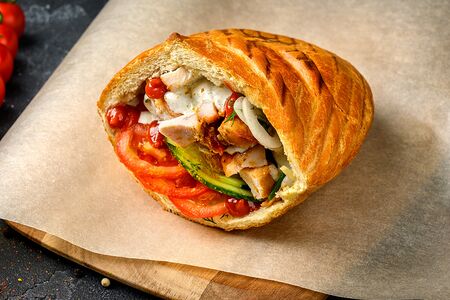 Шаурма в батоне